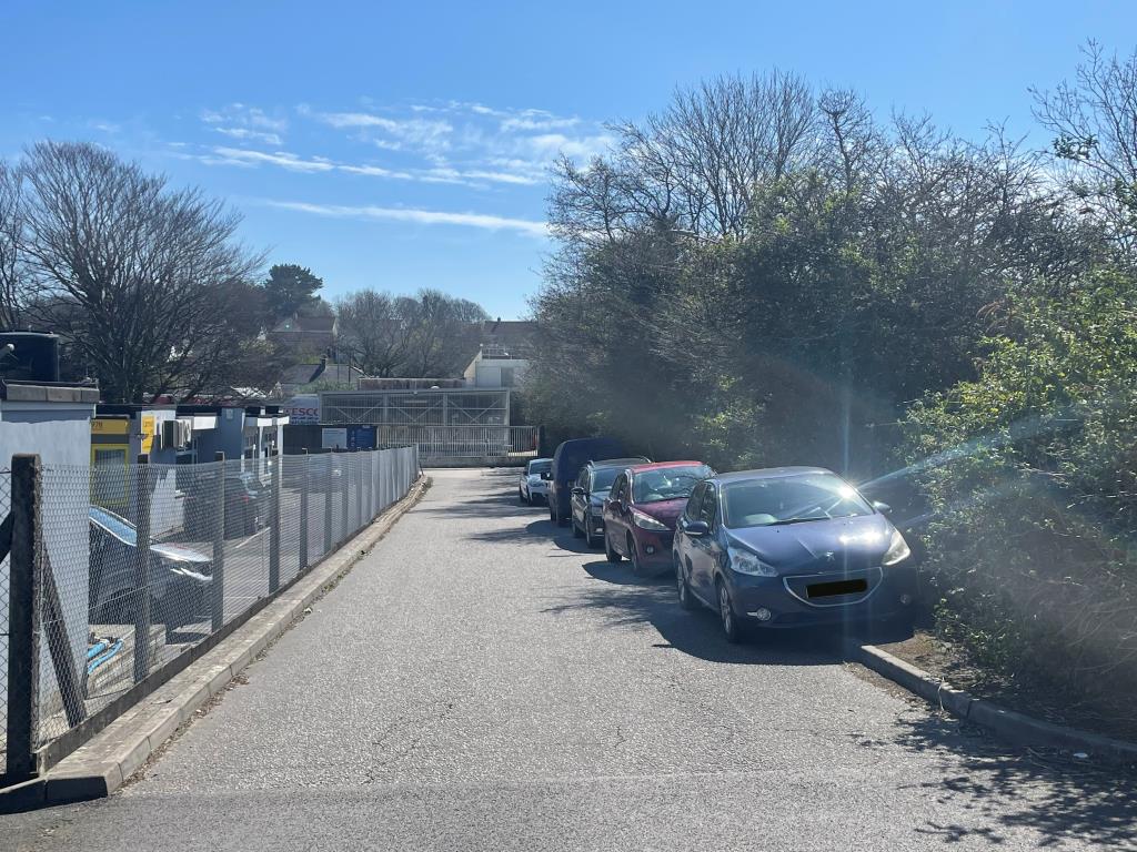 Lot: 1 - FREEHOLD ROADWAY AND FOOTPATH - General View